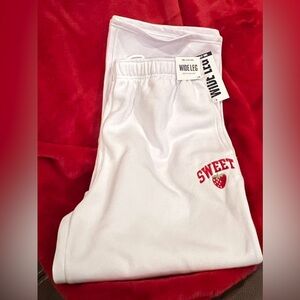 Graphic Fleece Wide Leg Sweatpant - 🍓🍓🍓 NWOT